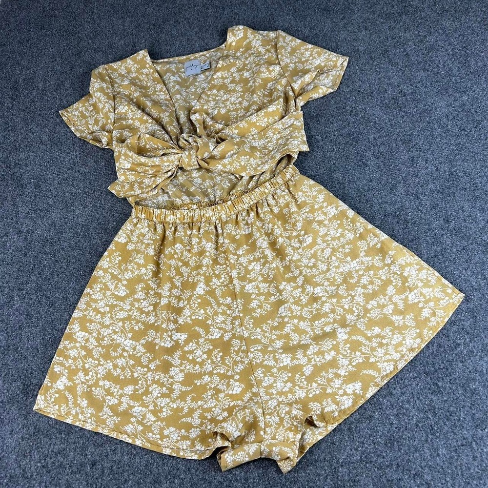 Polly yellow and white floral light weight wrap top romper size 2